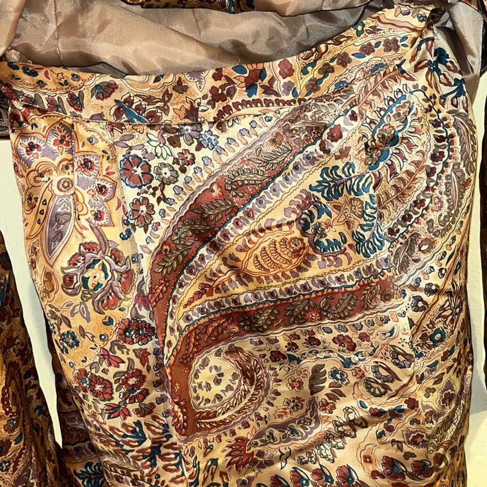 VNTG 70s-Look Quiet Luxury Adrianna Papell 100% Silk 2 Piece Skirt Set - Image 8