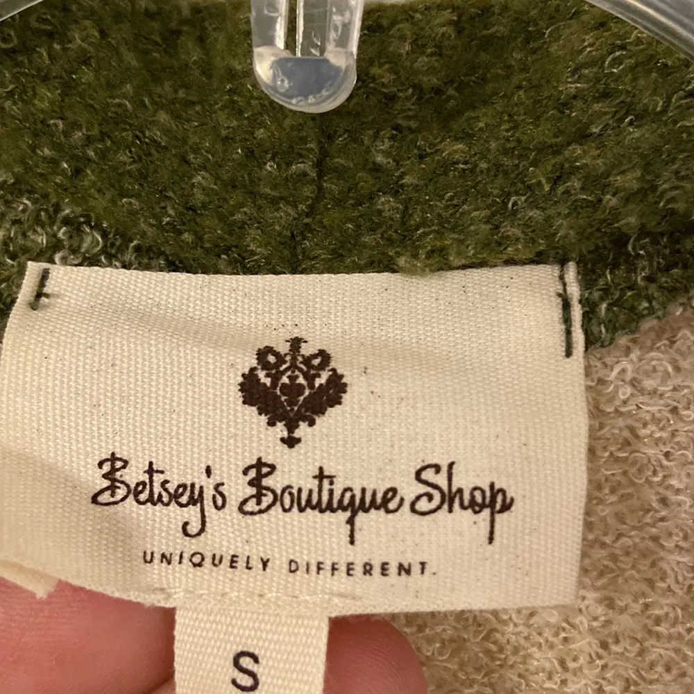 Betsey Boutique Shop Cardigan beautiful fall colors long 33” bust 36” - Image 2