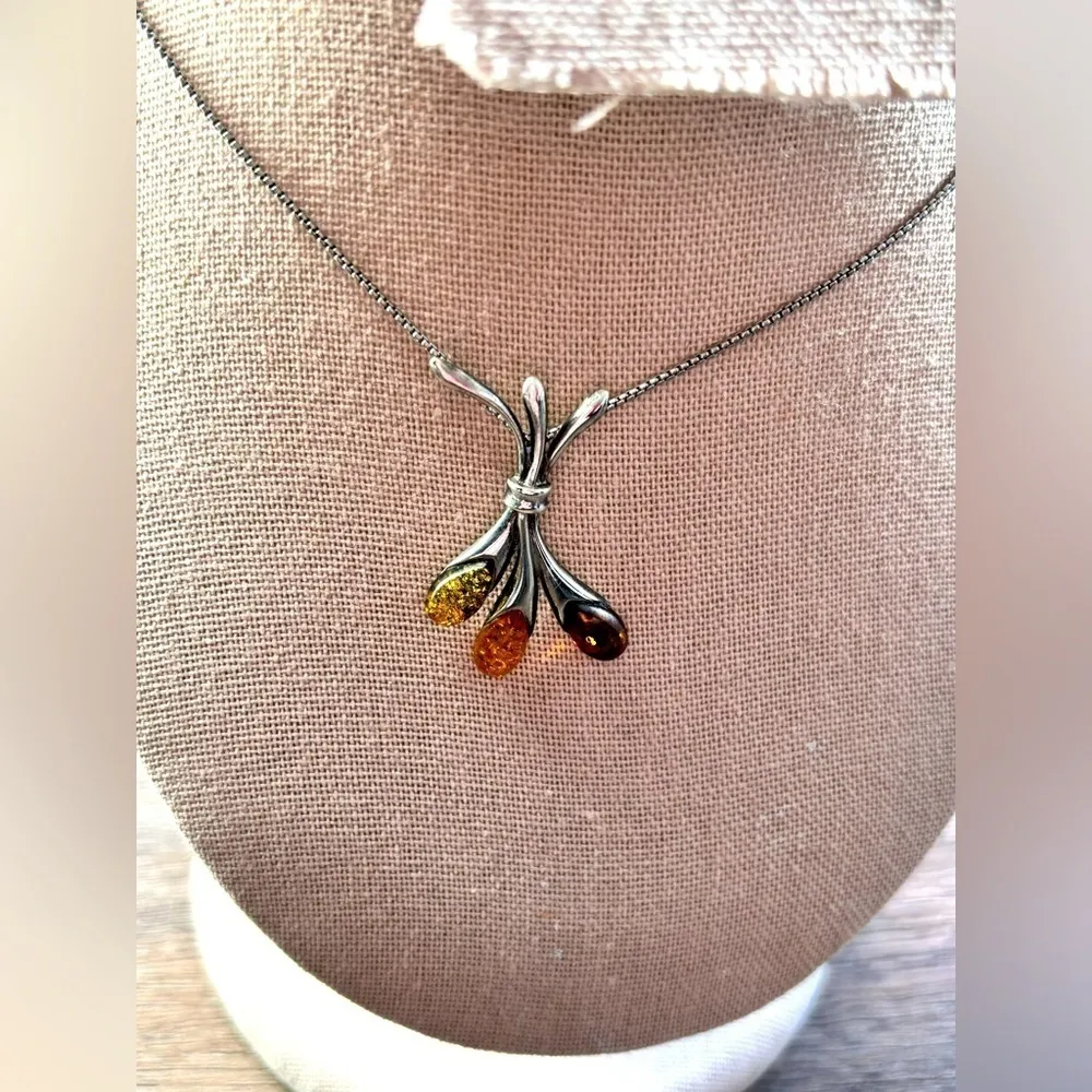 925 Sterling Silver Baltic Amber Floral Pendant Necklace Honey Cognac Green - Image 9