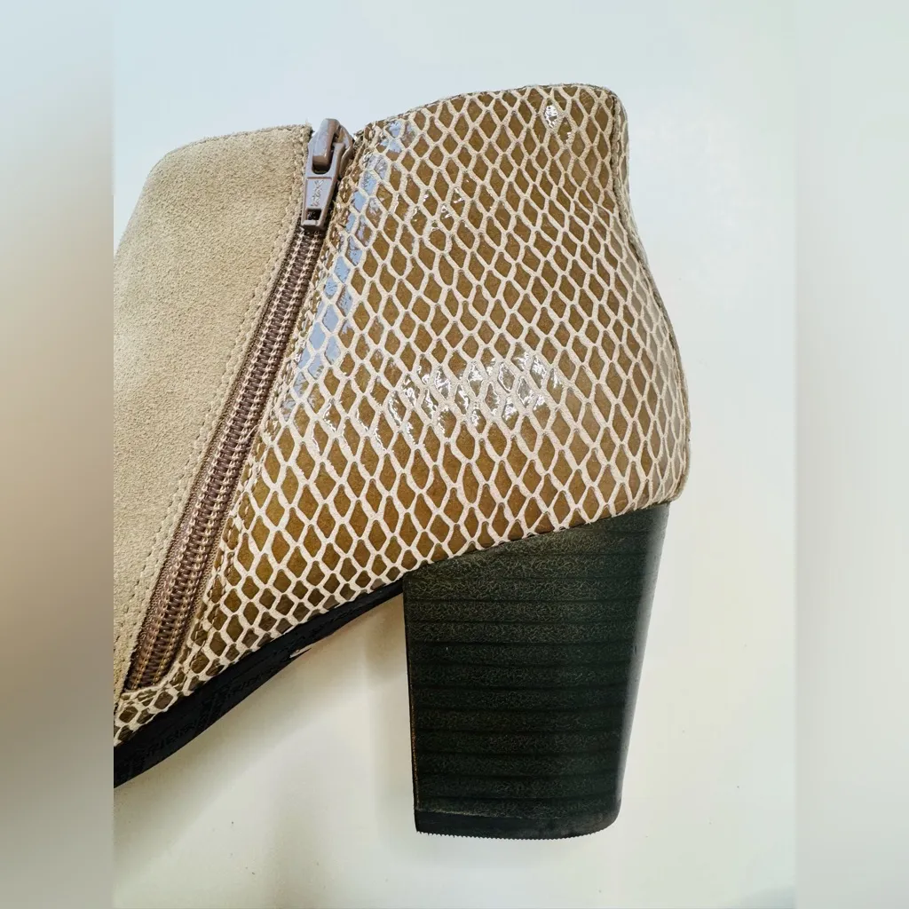 Vionic Bromley Suede Snakeskin Closed Toe Block Heel Ankle Bootie Taupe Size 11 - Image 9
