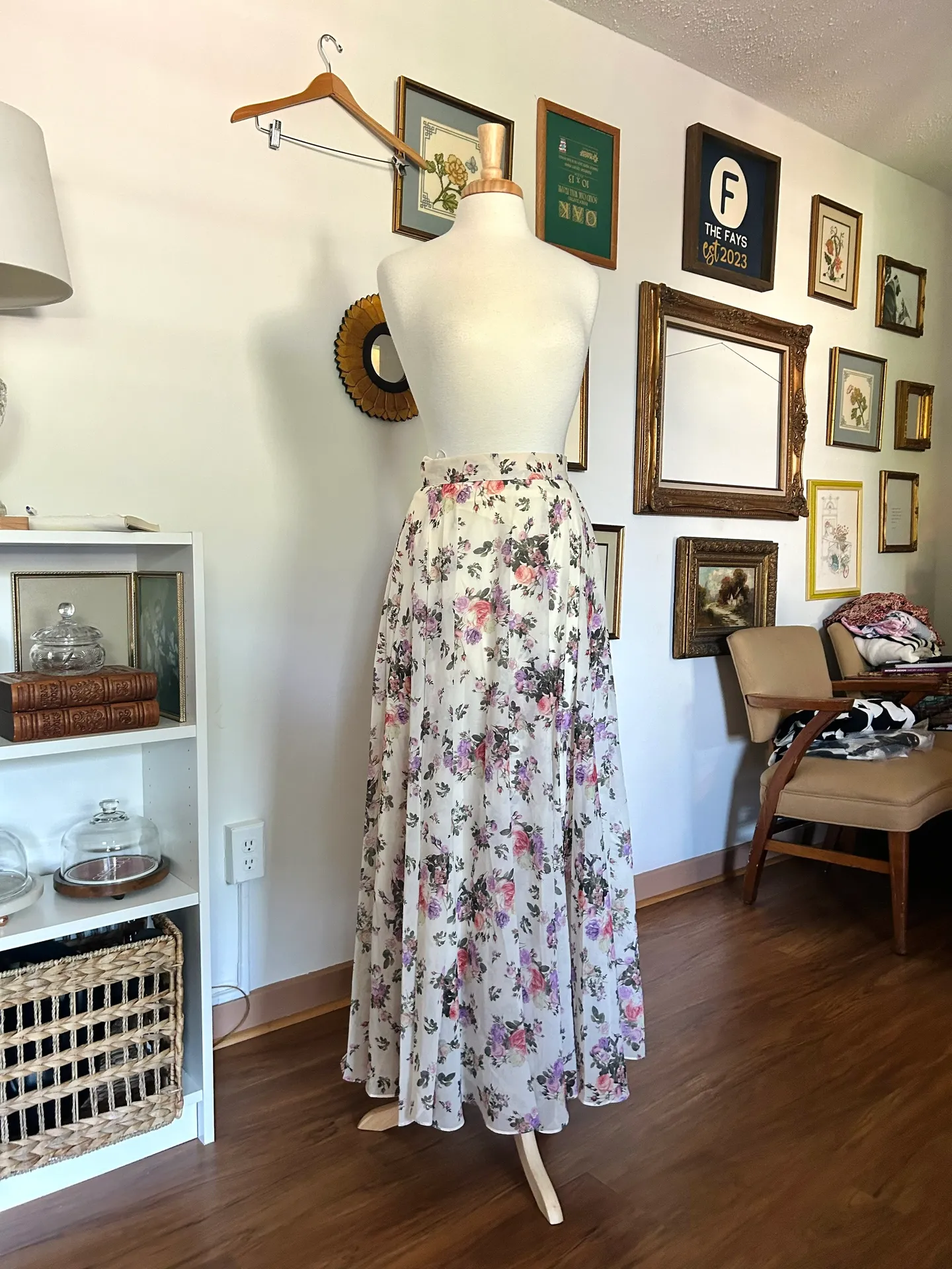 Lucy Paris High Waisted Floral Circle Maxi Skirt - Image 10