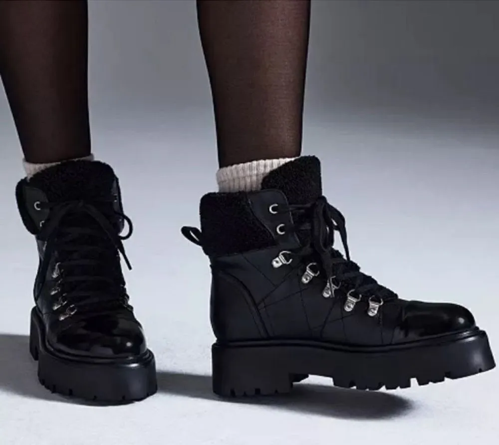 Steve Madden Color block Bone/Black Leather Lace Up
Boots(Size 8) - Image 2