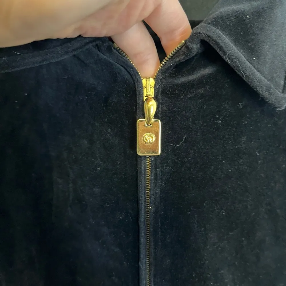 St. John's Sport Black Velvet Jacket With Ribbon Detail Sz Medium Gold - Image 4