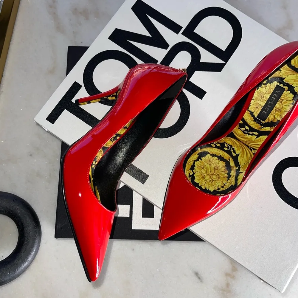 New Versace Barocco Pointy Toe Pump in Patent Red - Image 6
