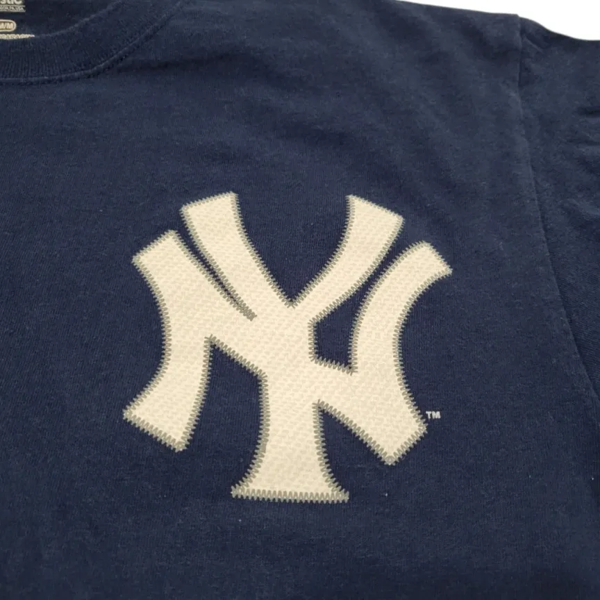Majestic  Shirt Size Medium M New York Yankees T-Shirt Didi Gregorios Graphic Tee  - Image 4