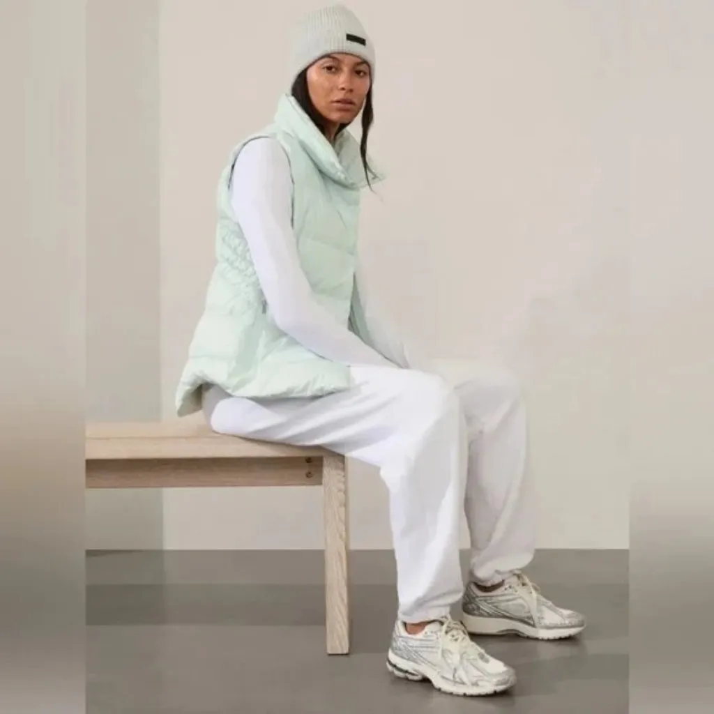 New ATHLETA S Glacier Green Downtown Full Zip Insulated Puffer Vest Small - Image 3