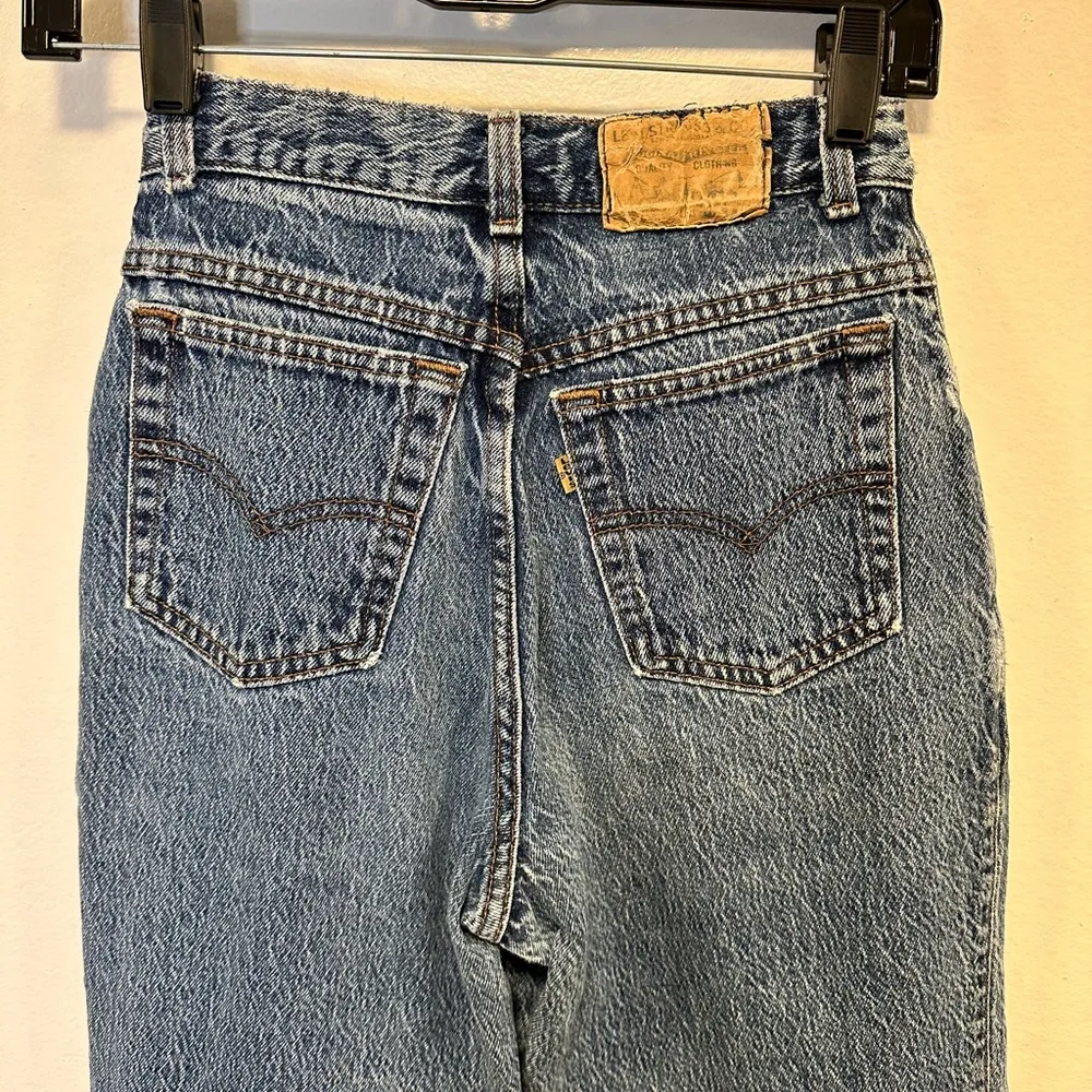 Levi’s mom jeans 90s vintage stonewash denim high rise blue jeans women’s size 6 - Image 3