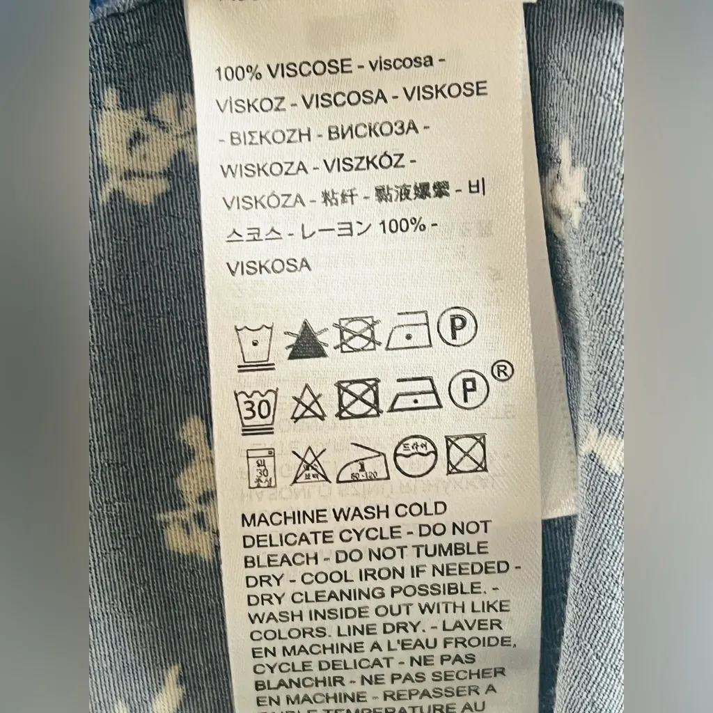 Levi's Sarina Long-sleeve Midi Dress in blue. Size small - Image 13