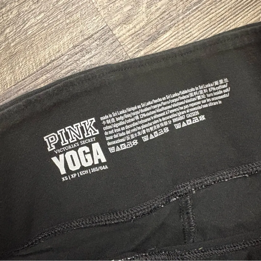 Victoria’s Secret pink shorts and short sleeve tshirt size xs - Image 4