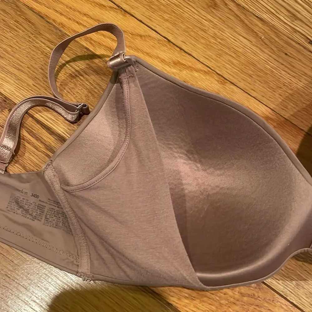 Auden nursing lightly lines wireless be size 34DD - Image 3