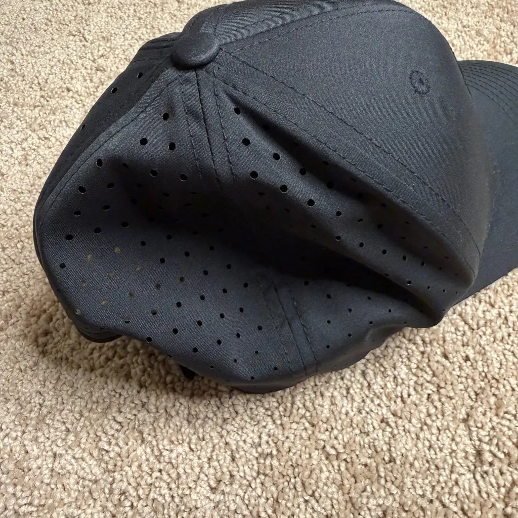 HydroJug Black Adjustable Hat - Image 2