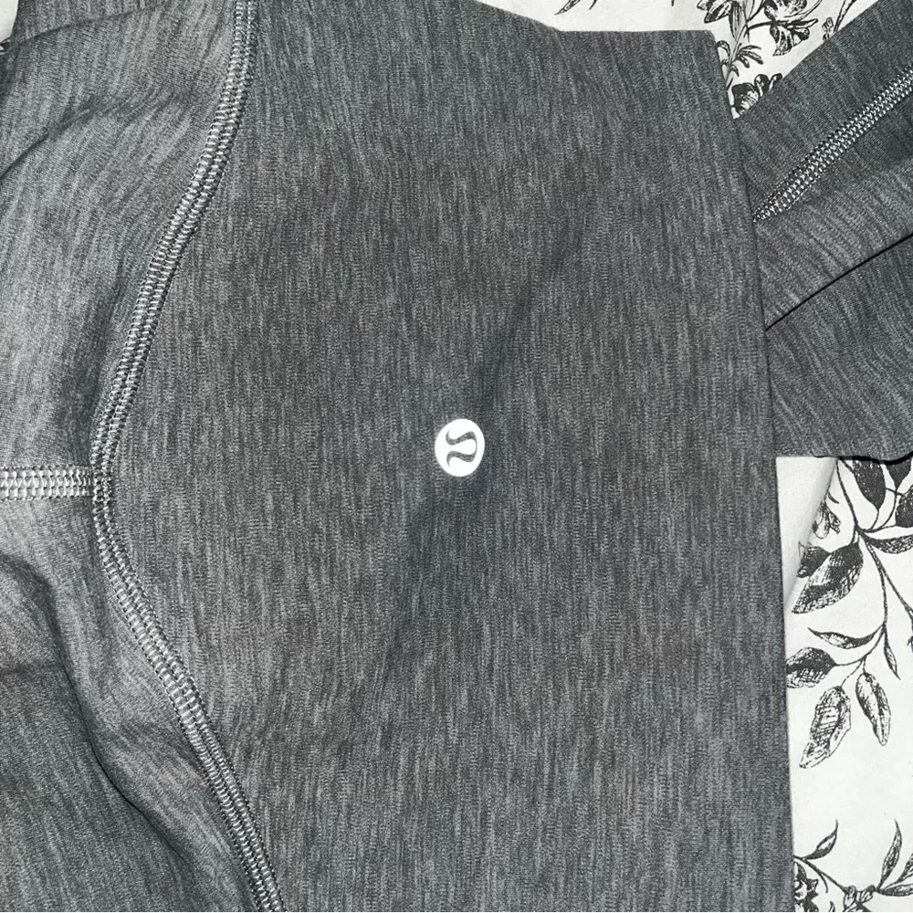 Lululemon align 25” leggings Heather grey size 0 - Image 4