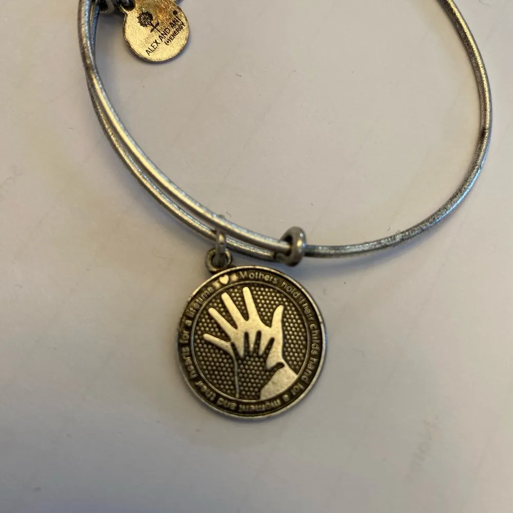 Rafaellian Silver Hand in Hand Motherhood Adjustable Charm Bracelet - Image 4