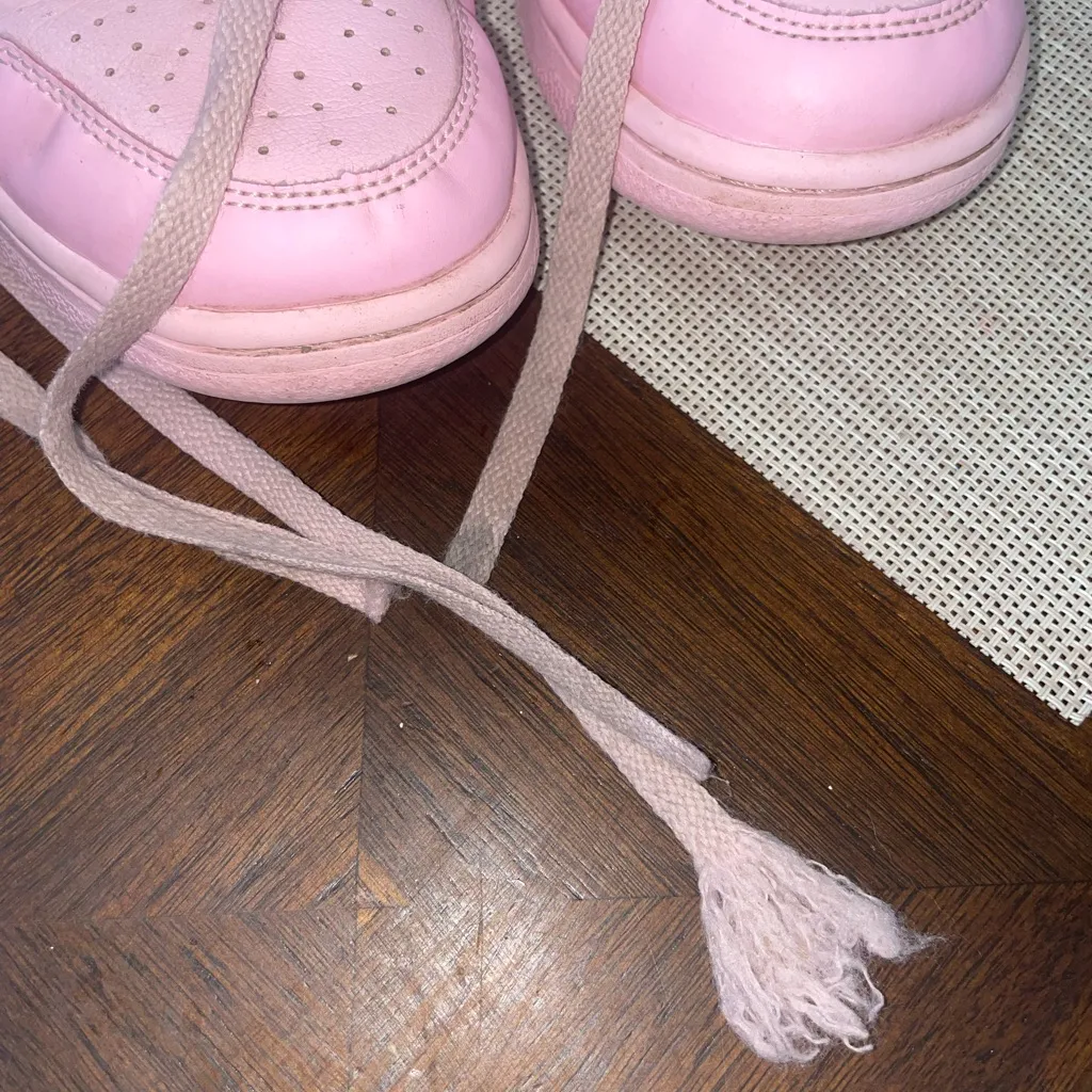 Woman’s size 8 triple pink Nike shoes - Image 3