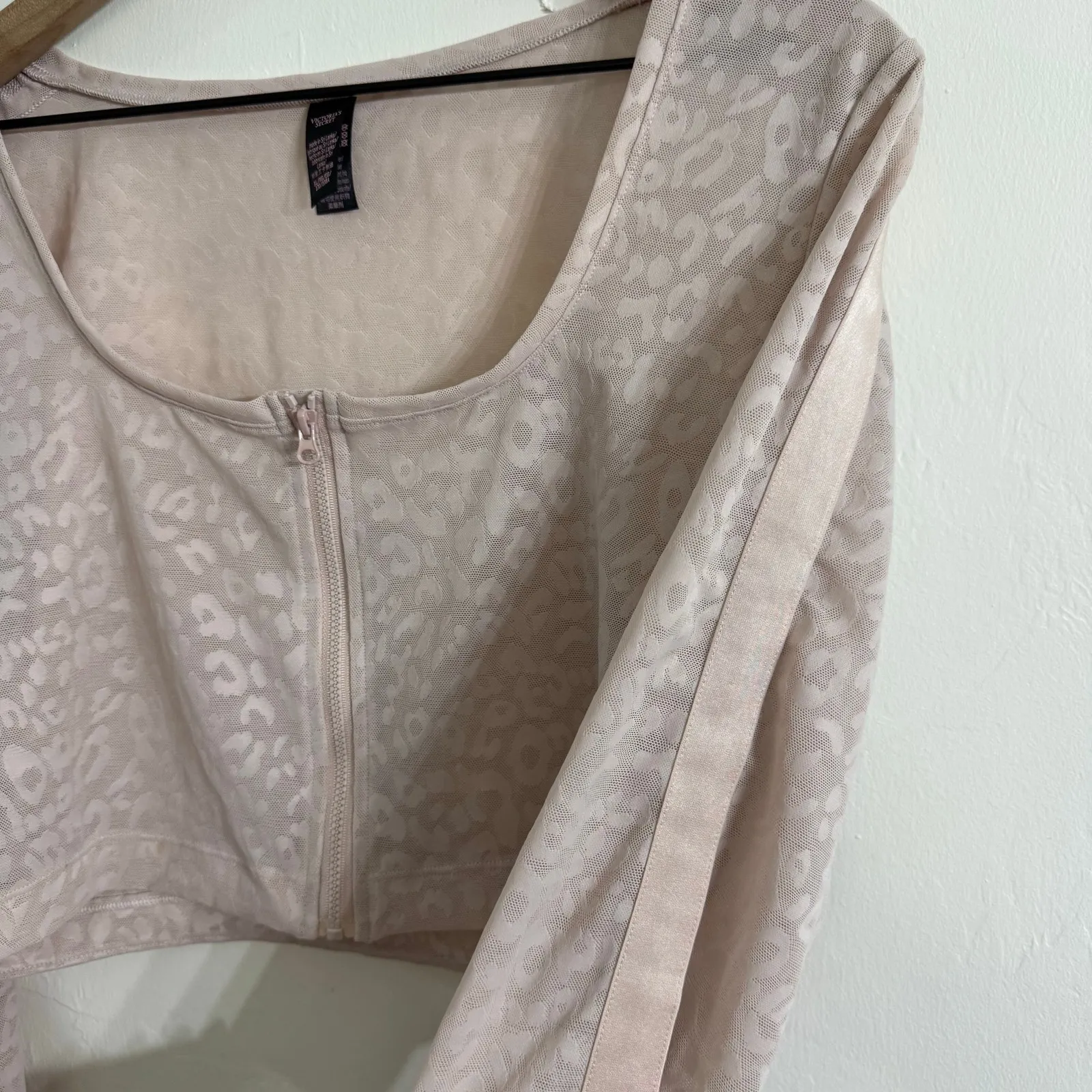 Victoria’s Secret Pink Leopard Mesh Zip Up Cropped Long Sleeve Top Size XL - Image 6