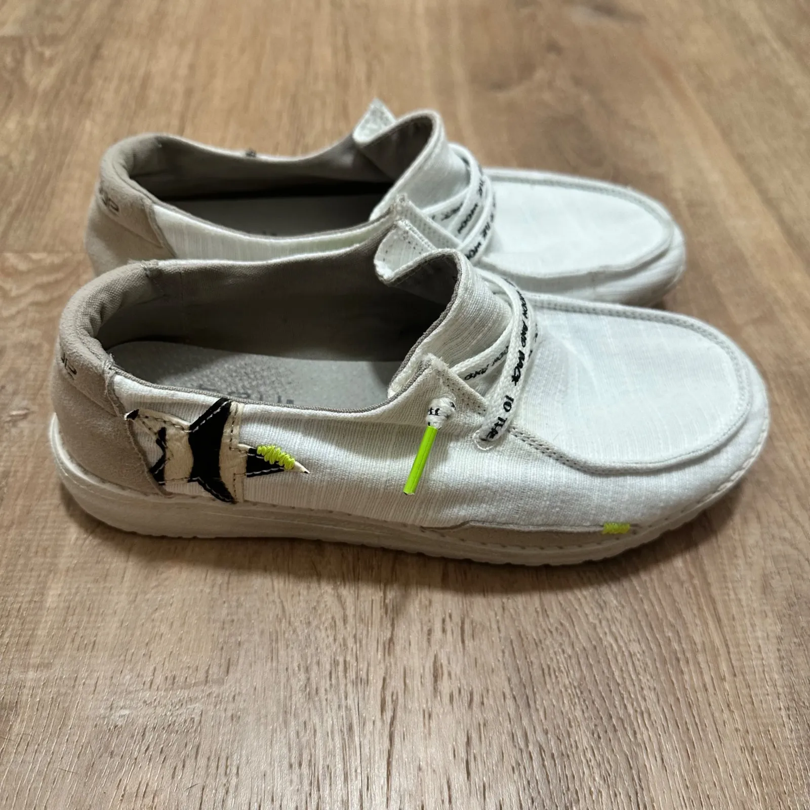 HEY DUDE | Women's White Canvas Wendy Star Graphic Slip On Comfort Shoe, Size 5 - Image 3