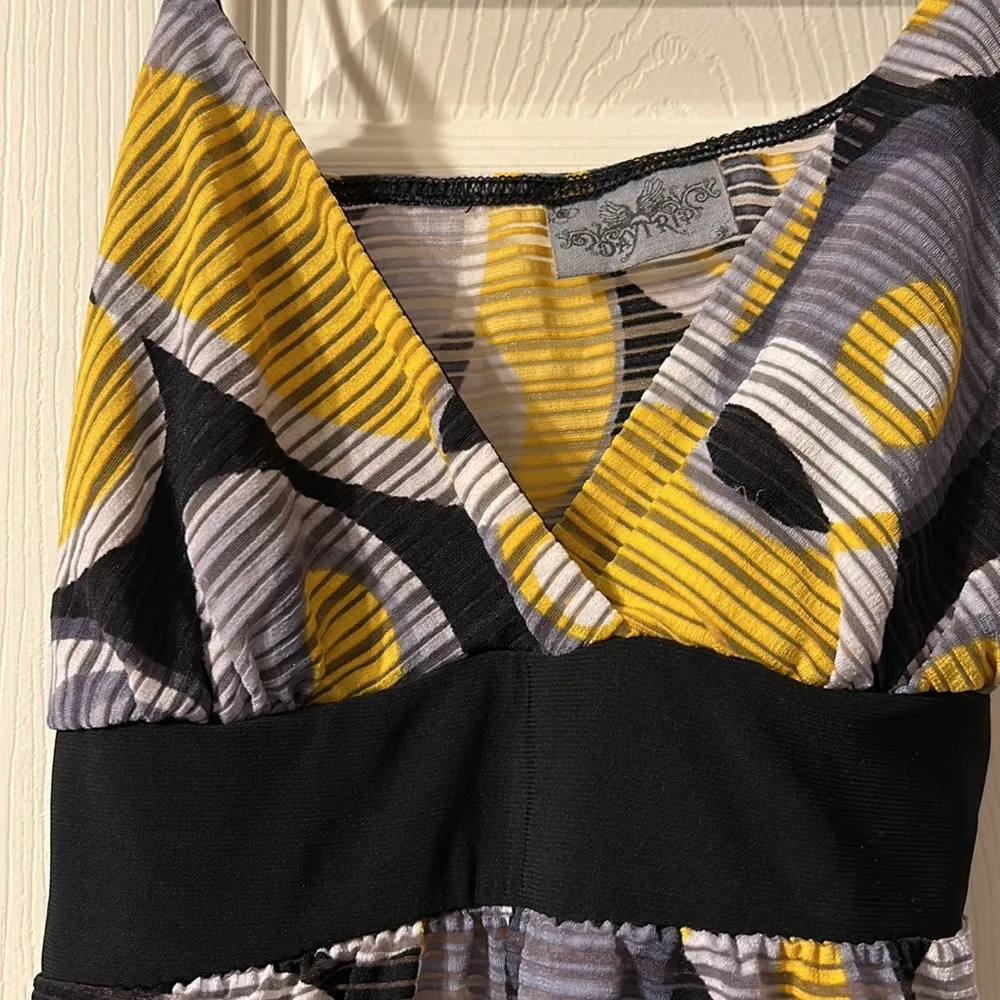 Daytrip Black Yellow Grey Dressy Going Out Tank Top Small - Image 3