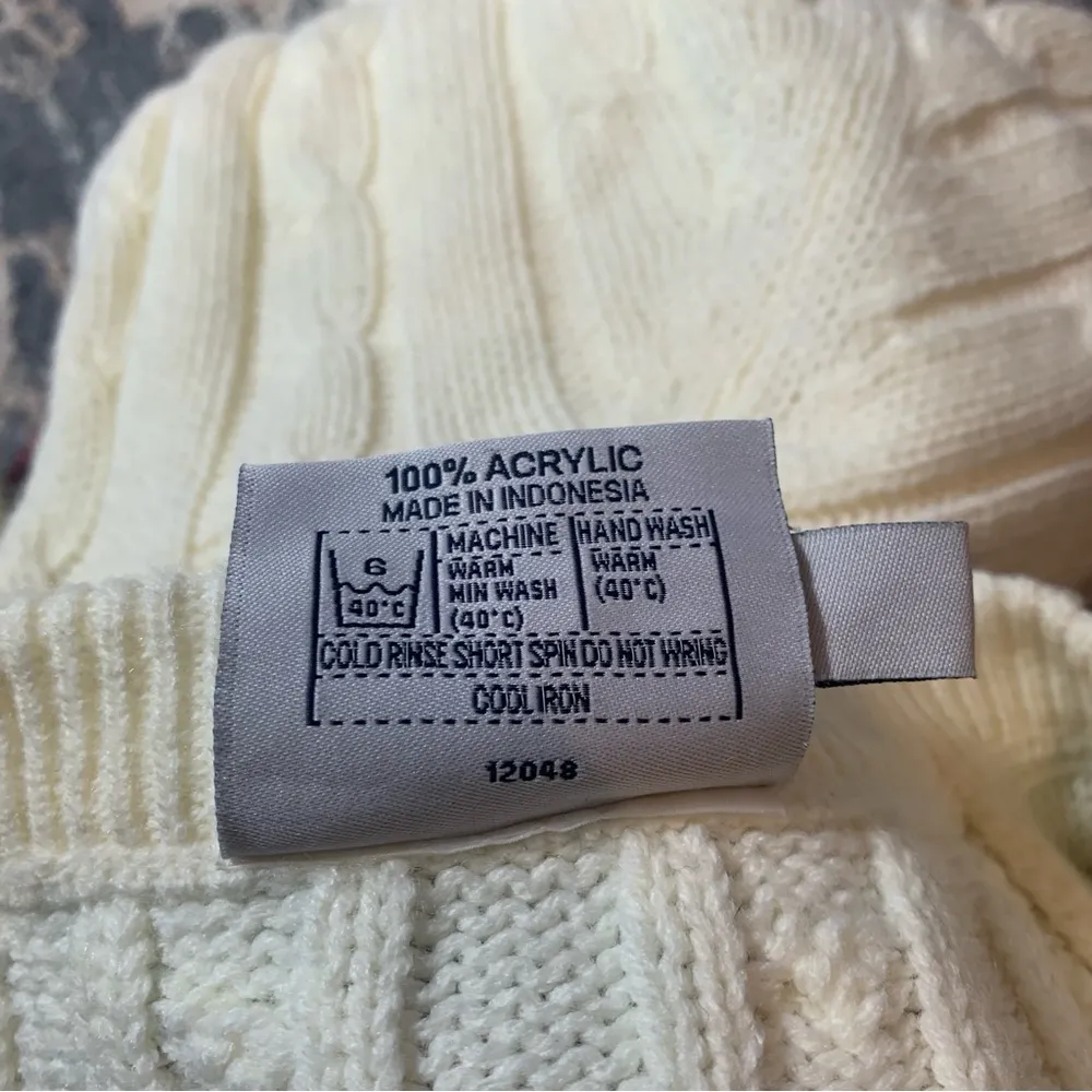 Oxford Cream Cable Knit Sweater Red Size M - Image 5