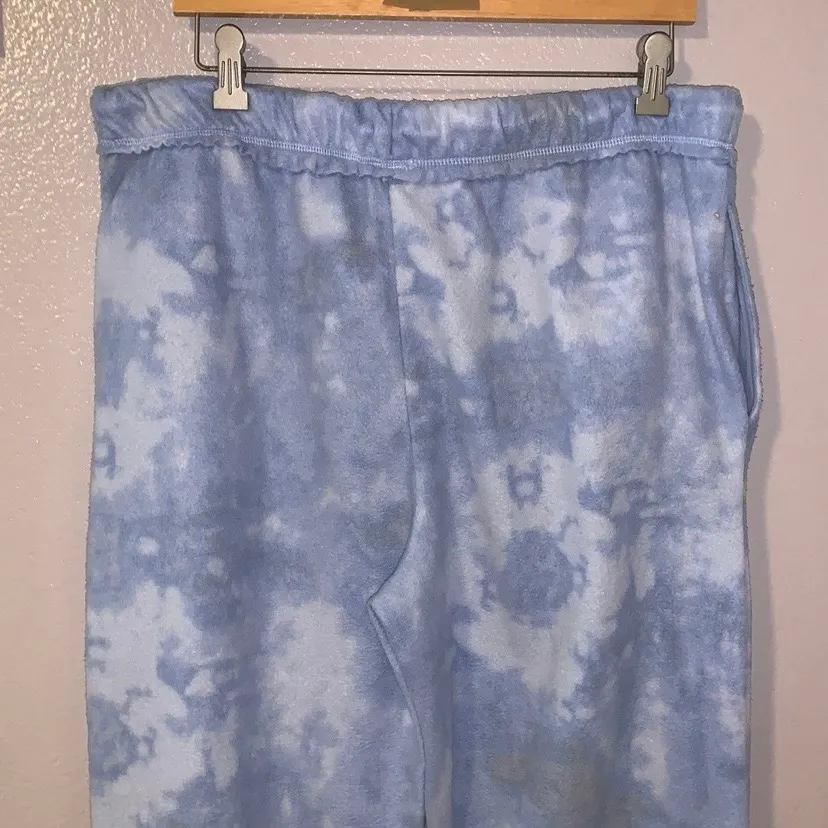 blue tie dye fleece jogger style sweatpants with pockets - Image 5