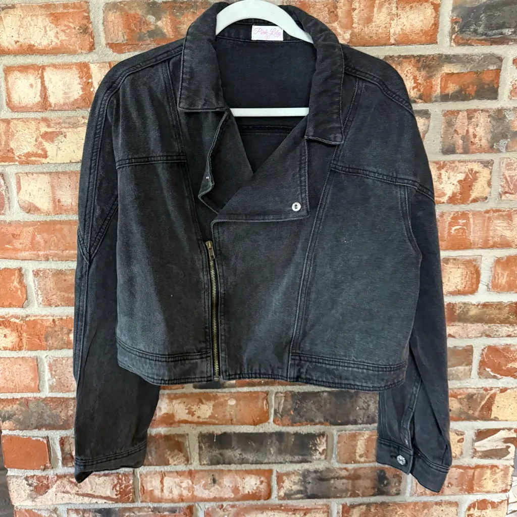 Pink Lily walk the walk black acid wash Denim Jacket - Image 2