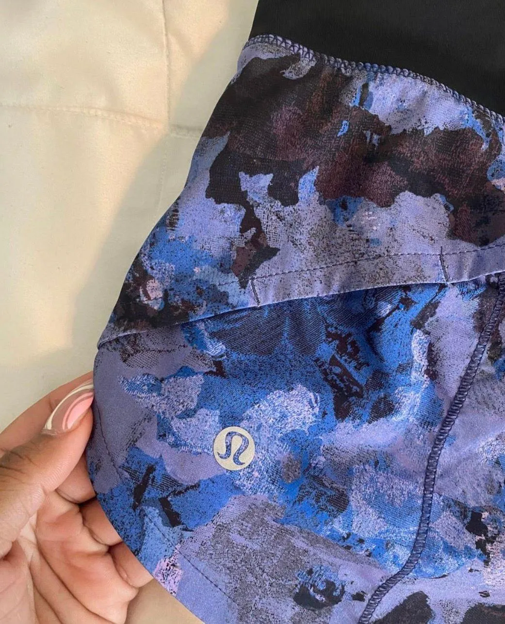 Lululemon speed up shorts 2.5” - Image 3