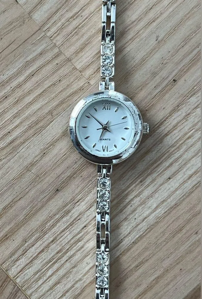 Fashion Watch Unbranded Silver - Image 2