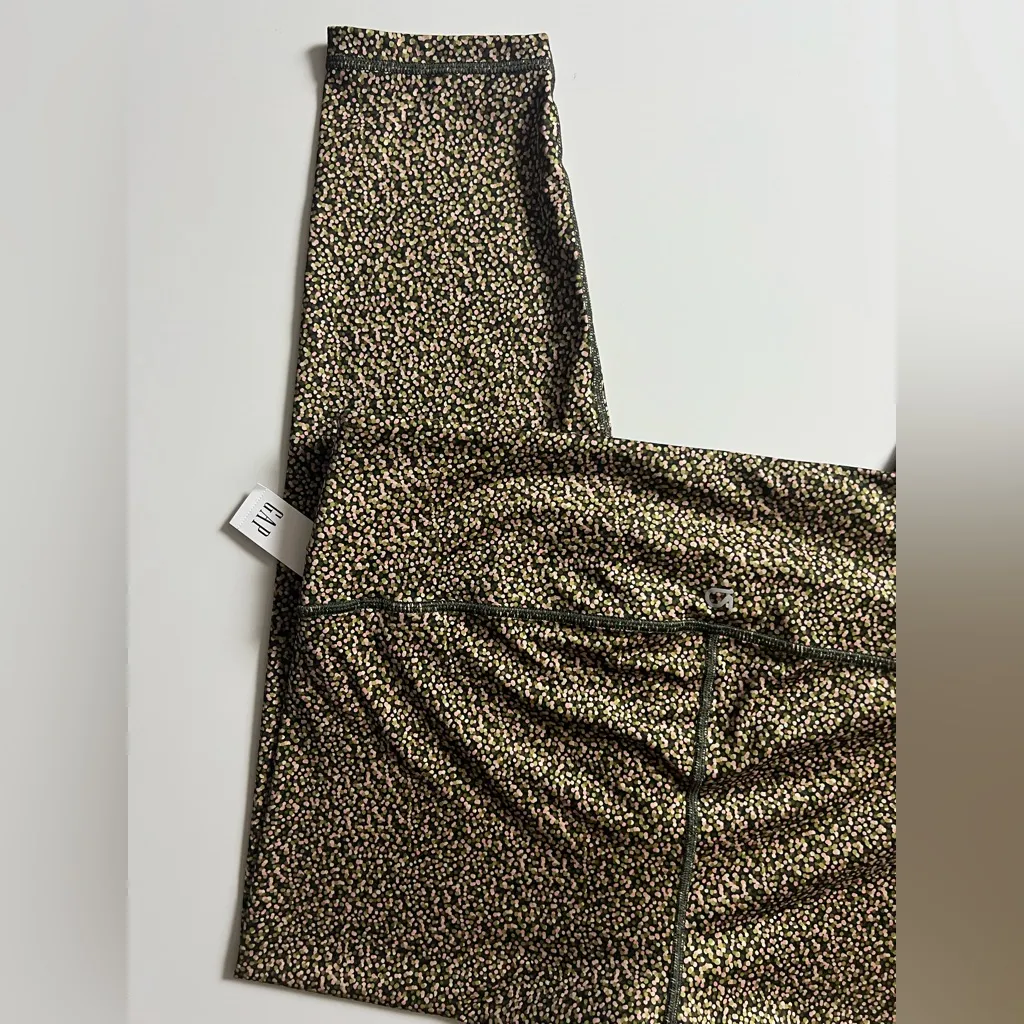 NWT GAPFit 7/8 Eclipse Compression Leggings, Size XL - Image 4