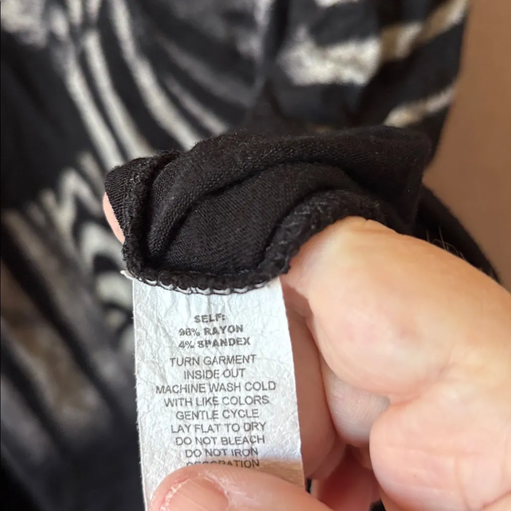 Edista Black Zebra Print Sleeveless Top large - Image 3