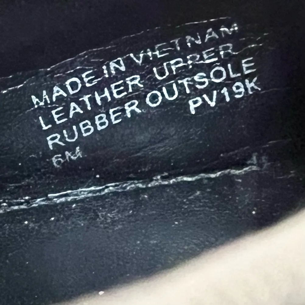 Michael Kors Black and Tan Flats with Classic Design Size 6 - Image 9