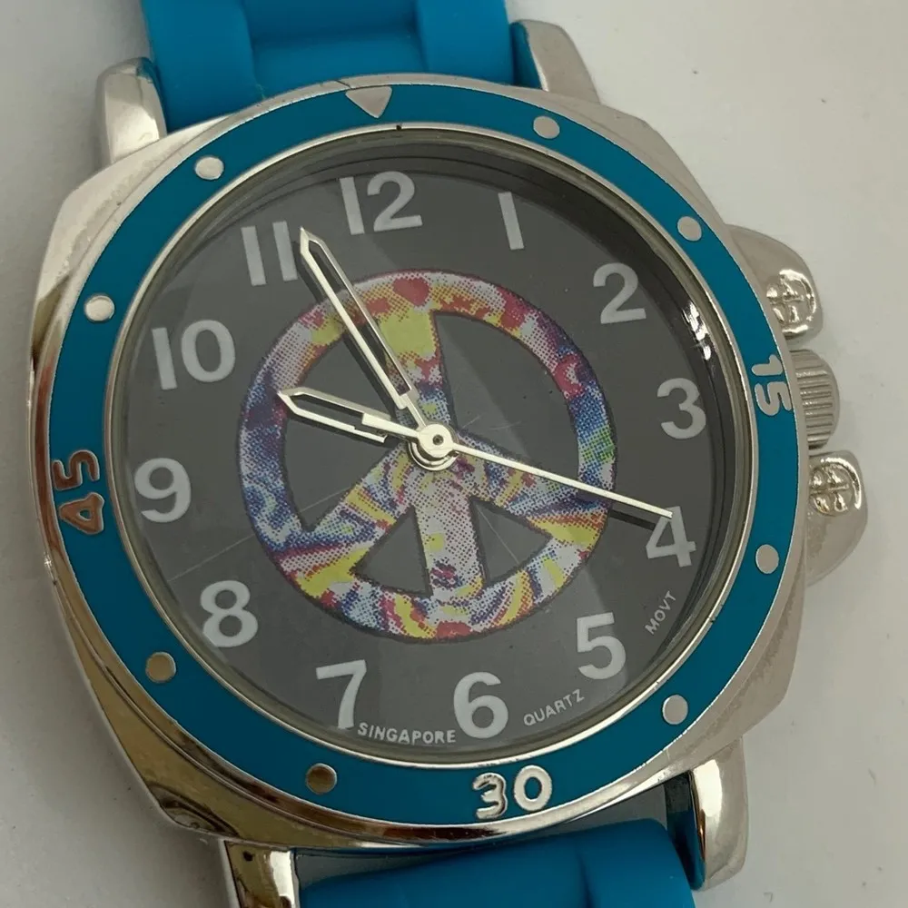 Sophie collezio ladies 34mm Quartz watch silver tone blue bezel silicone band - Image 2