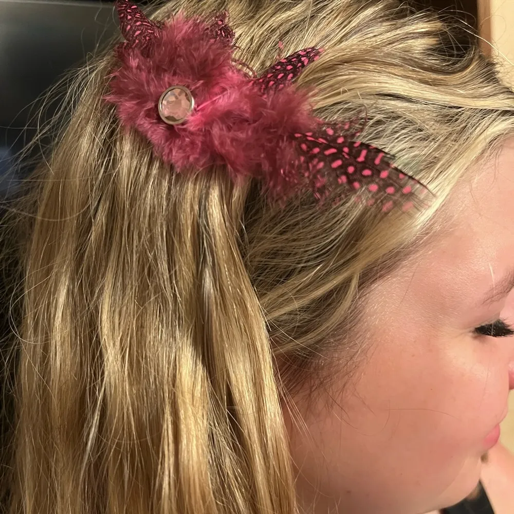 Feather & Cross Hair - Image 12