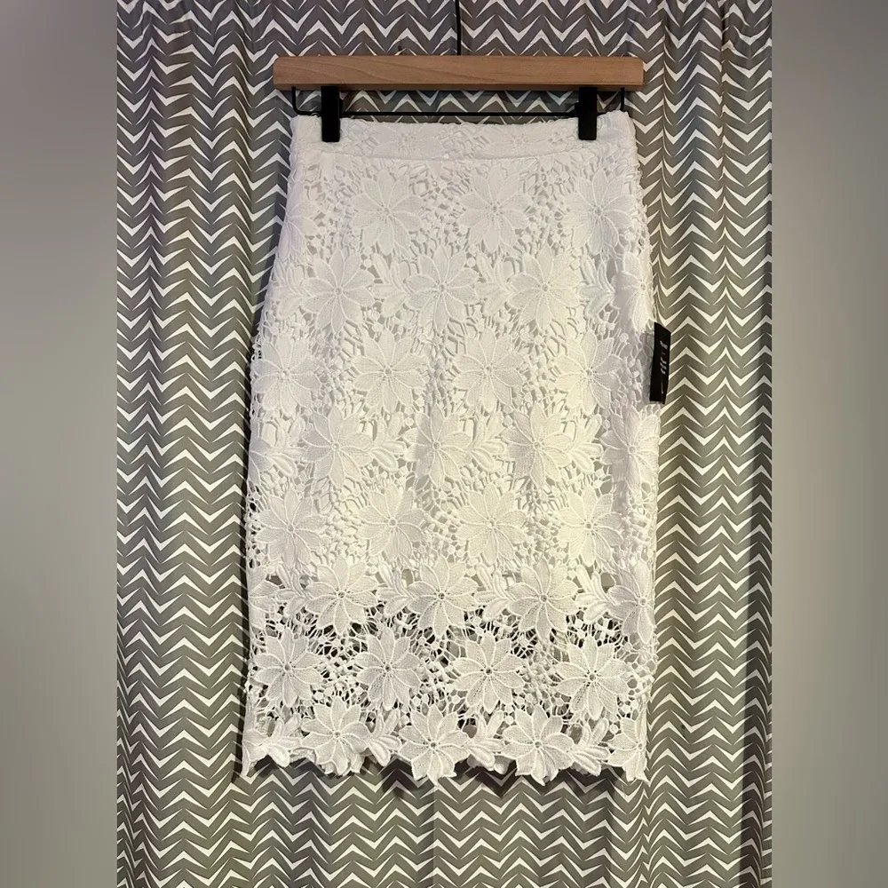 NWT Lulus | Look at Me Wow White Lace Pencil Skirt, Size S - Image 3