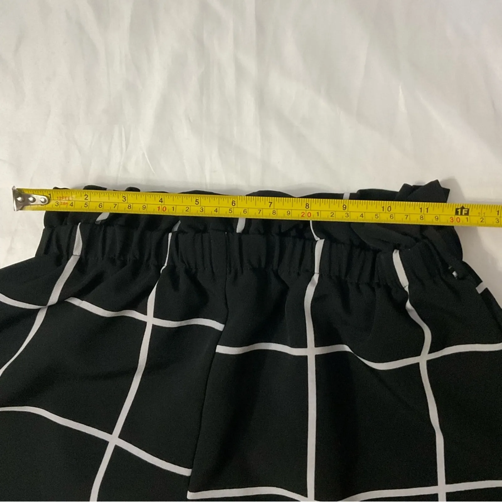 SHEIN Black/White Grid Print Shorts M Corporate Siren Academia Classic Preppy - Image 4