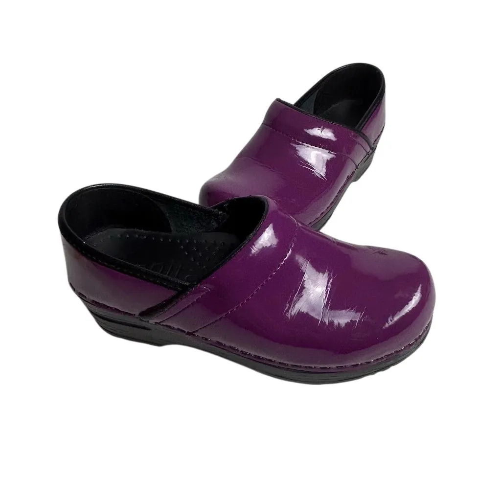 Sanita Women's Purple Clogs Size 5 Slip - Image 13