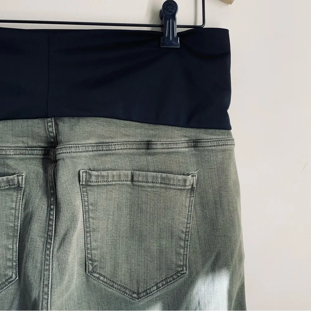 Liverpool Jeans Co. “The Short” Maternity Cuff Shorts Dark Green size 14 - Image 4