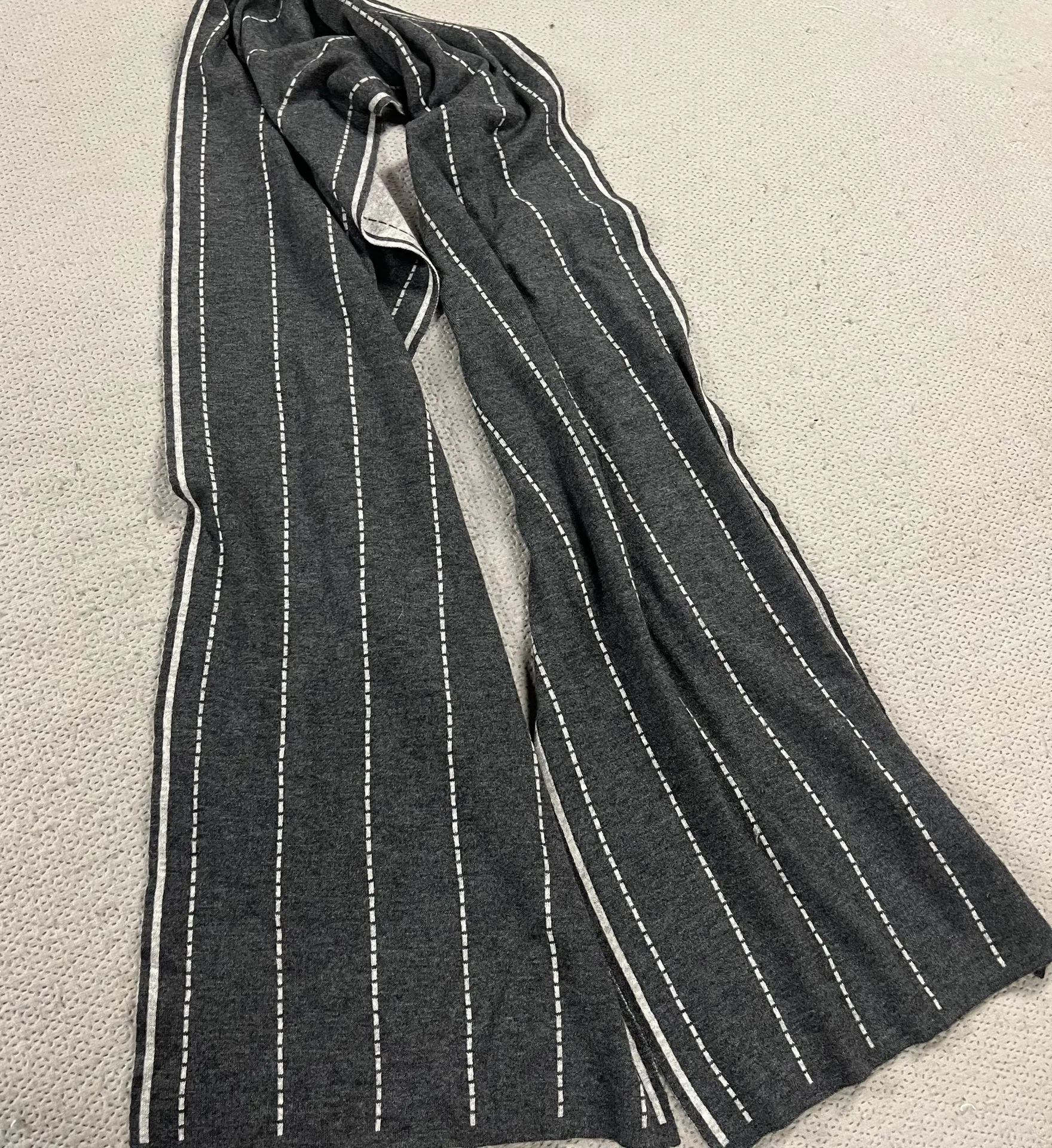 Dark Gray Charcoal & Light Grey Soft Cozy Reversible Vertical Stripe Scarf EUC - Image 3