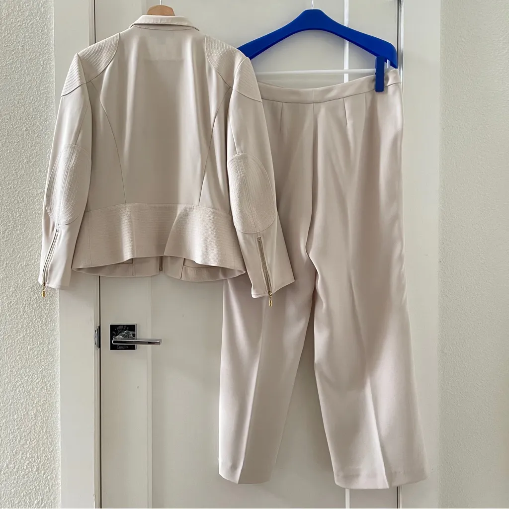 ST JOHN Full Zip Jacket Blazer and Pants Sets Light Beige Size M - Image 3