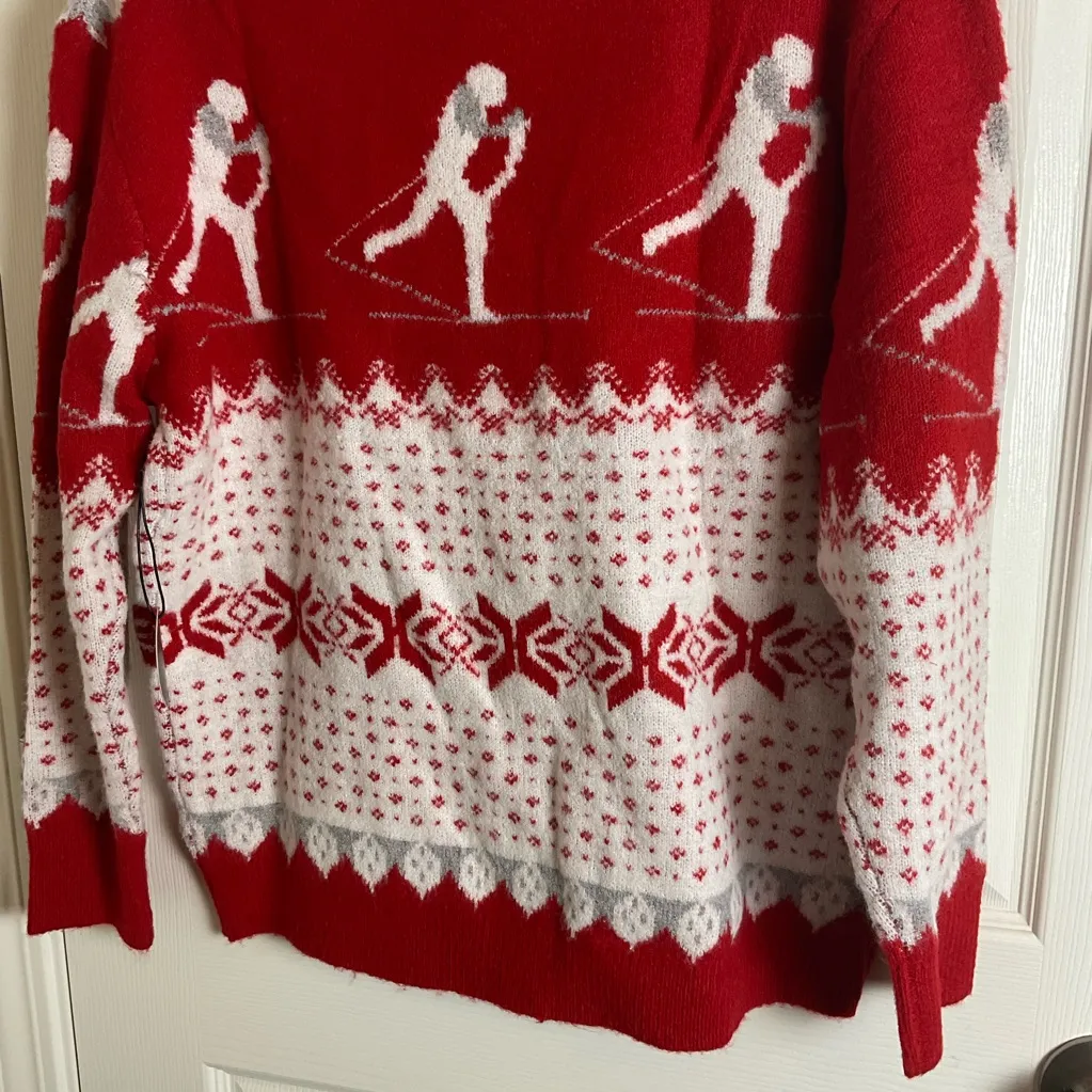 COCOBLEU WOMAN’S SKI SNOWFLAKE
CHRISTMAS COZY SWEATER Size medium Red - Image 9