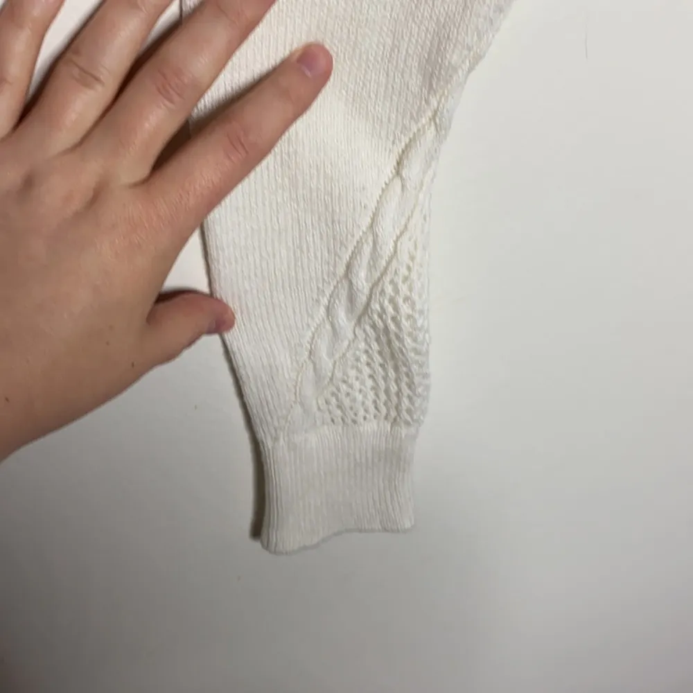 American Eagle Outfitters white cable knit sweater size S - Image 67