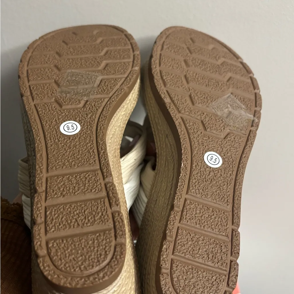 Good Choice Caro White Wedge Sandals brand new Tan Size 9.5 - Image 6