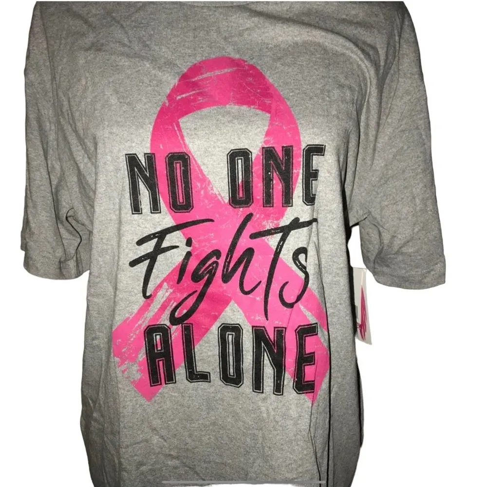 BREAST CANCER AWARENESS GRAY & PINK "NO ONE FIGHTS ALONE" TEE SIZE XL - Image 30
