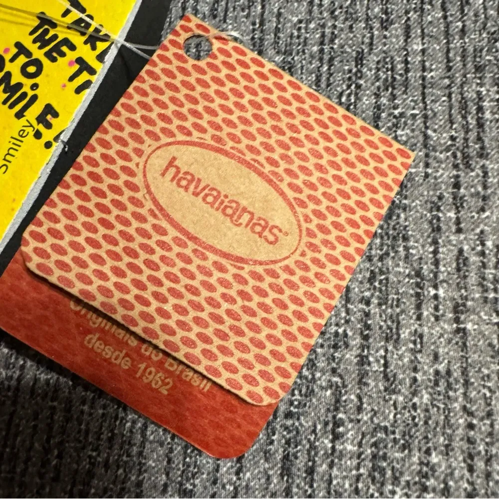 Havaianas X Smiley 50th Anniversary Flip Flops - Image 13