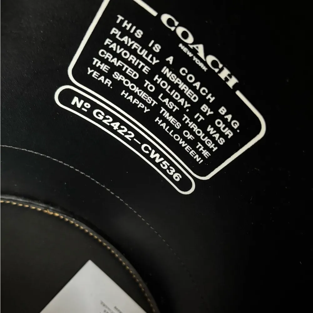 Authentic Coach Signature/Smooth leather w Celestial Cat Design bucket shoulder - Image 13