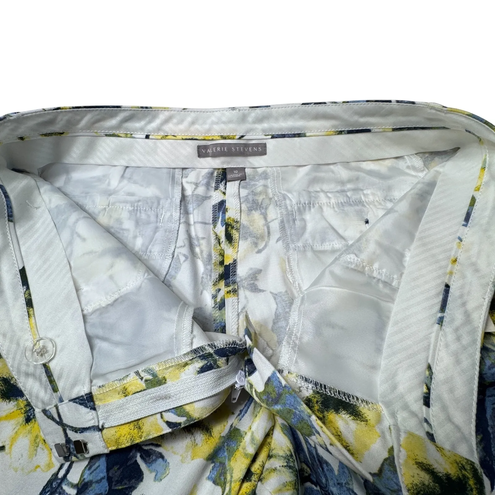 NEW Valerie Stevens Blue Yellow Floral Capri Pants Womens 10 Trousers Cottage - Image 8