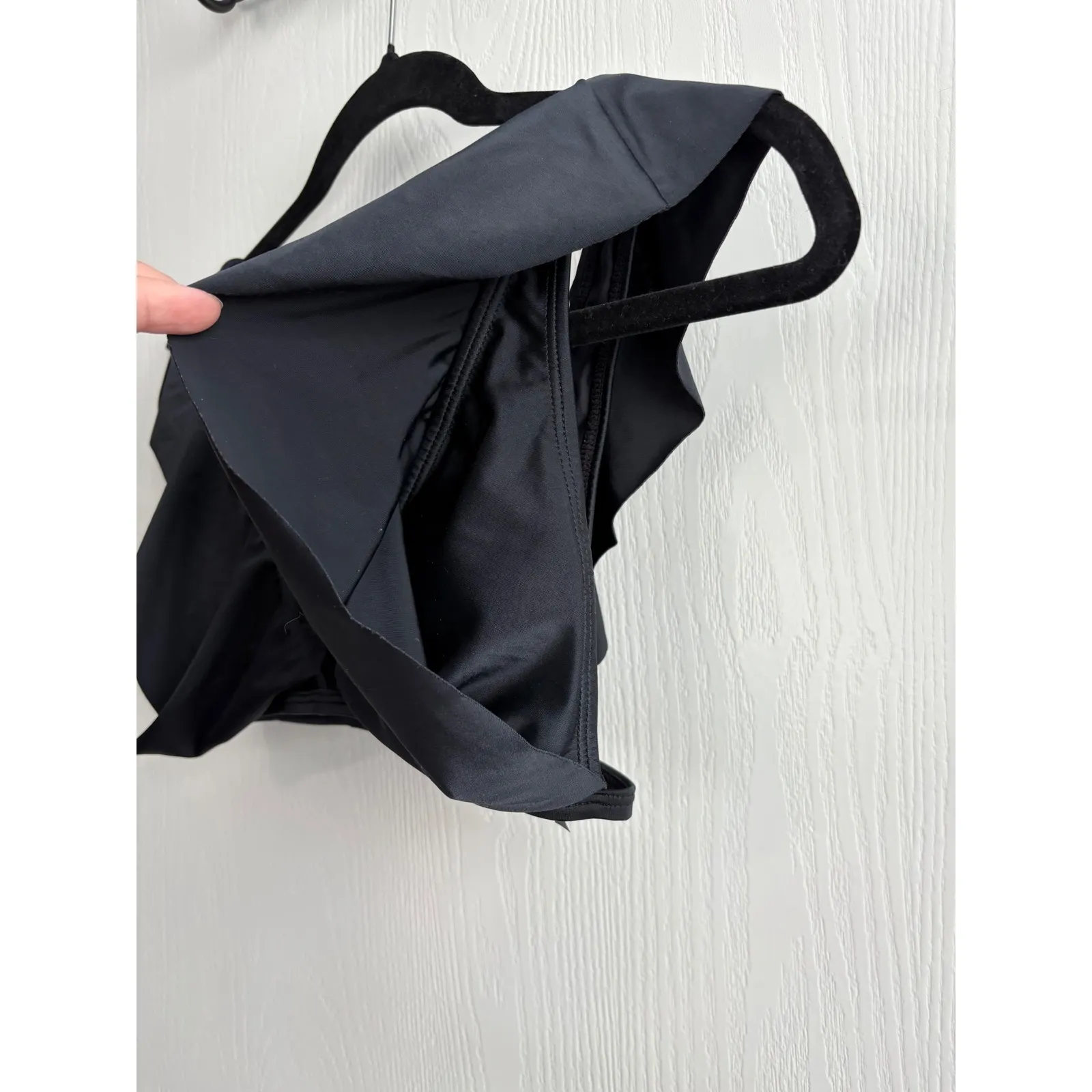 Vix Paula Hermanny Liz Bikini Top Black Size Med Gold Hardware Ruffle Lux Swim - Image 3