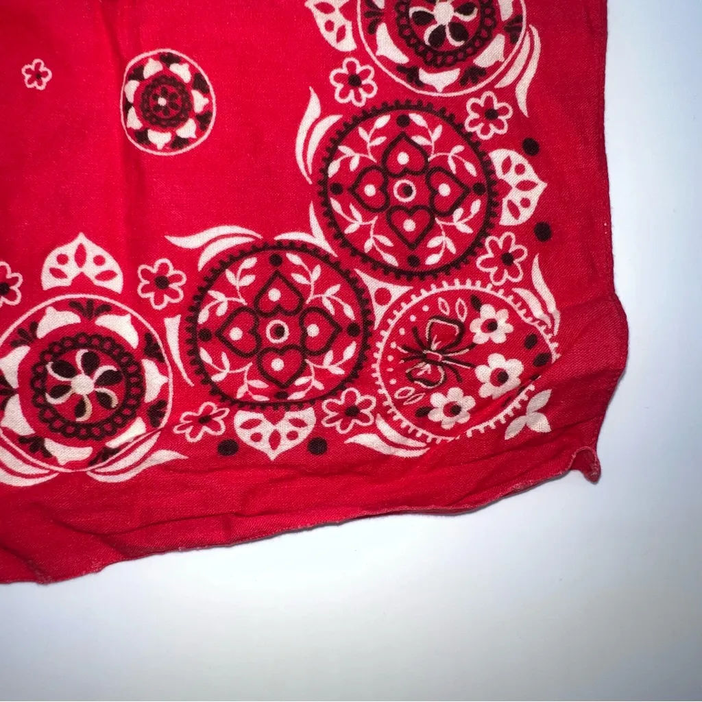 Paris Accessories Vintage 100% Cotton Red/White/Black Paisley Scarf 22” x 21” Red - Image 3