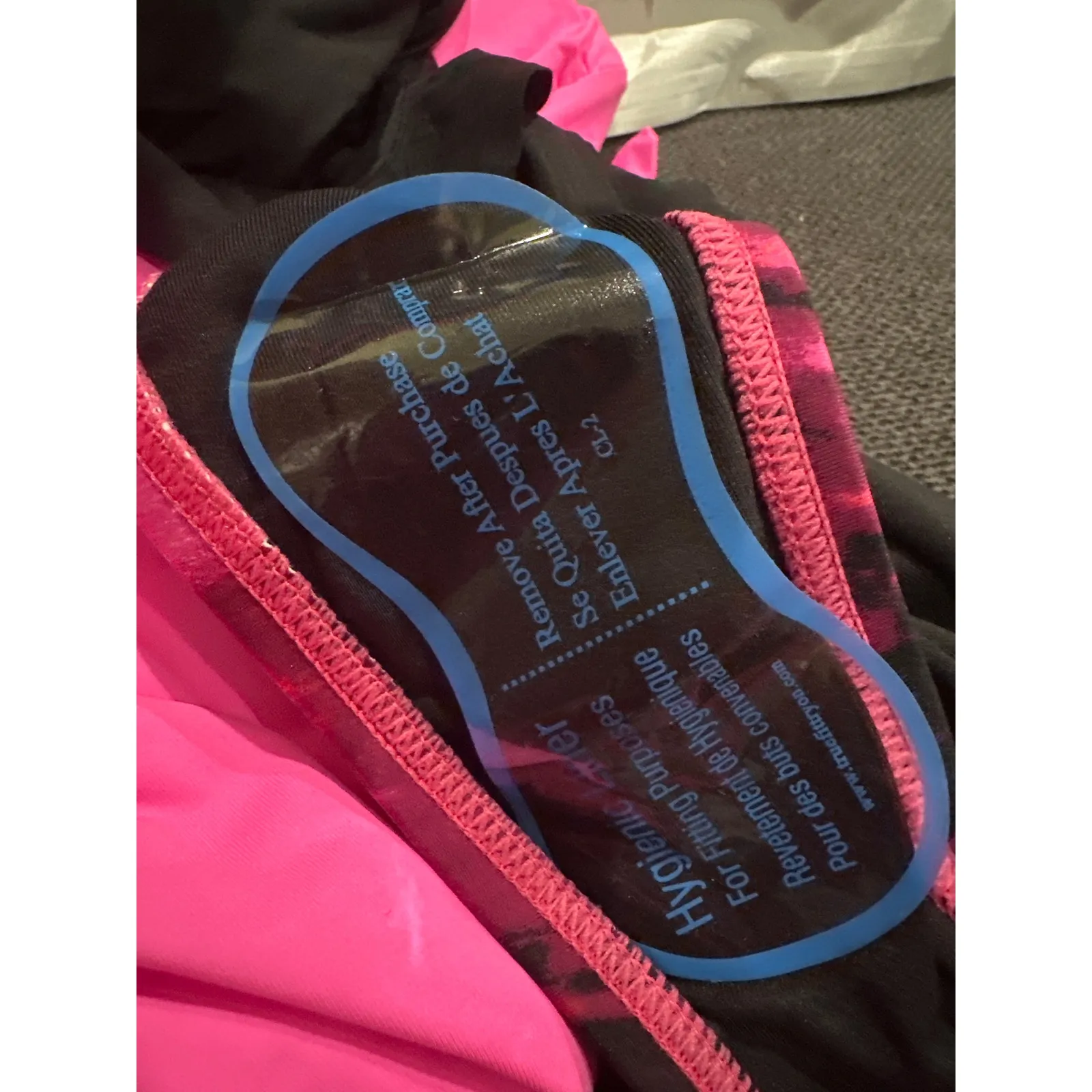 DKNY Tie-Back Halter-Style One-Piece Swimsuit Size Small - Image 7