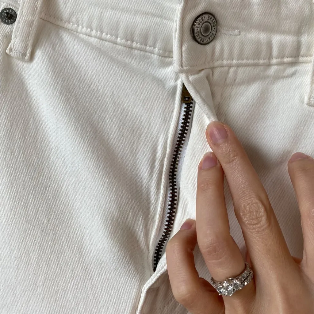 NWT Lucky Brand Stevie High Rise Flared Jeans‎ Size 14 / 32R White Stretch Retro - Image 4