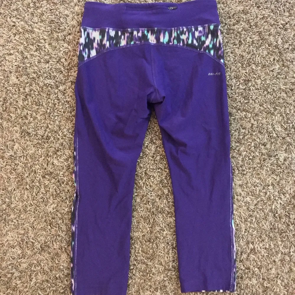 Nike dri-fit activewear capri leggings - Image 7