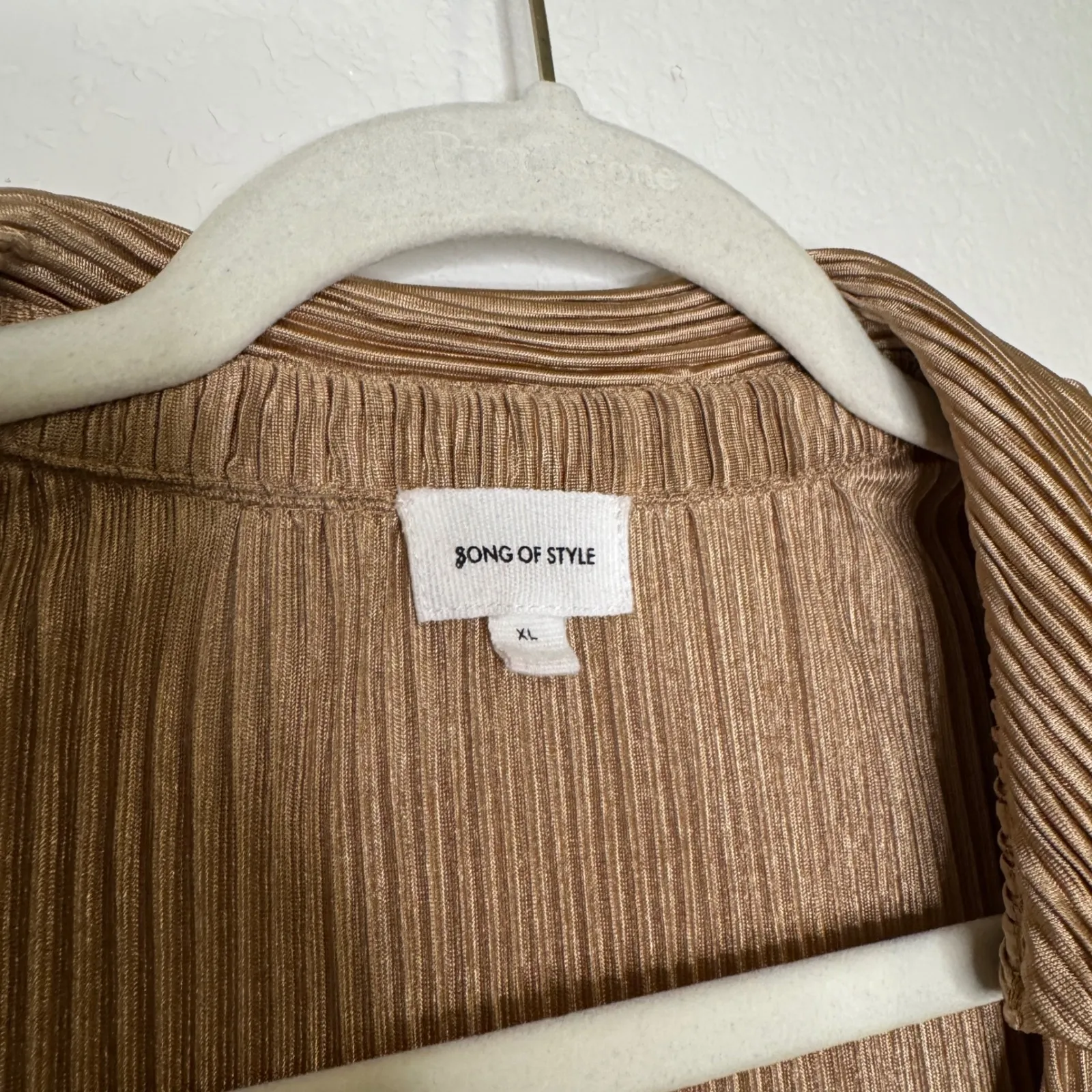 Song of Style Revolve Mara Shirt in Taupe Tan Size XL - Image 5